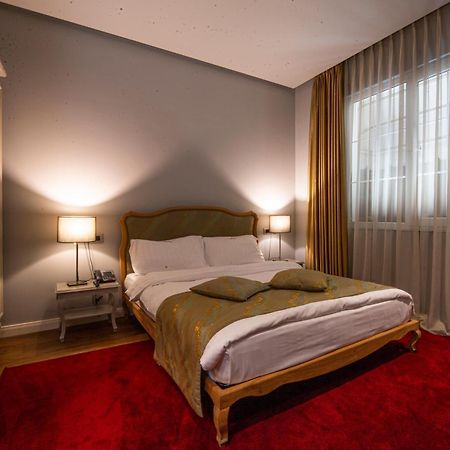 Classic Hotel Тирана Экстерьер фото