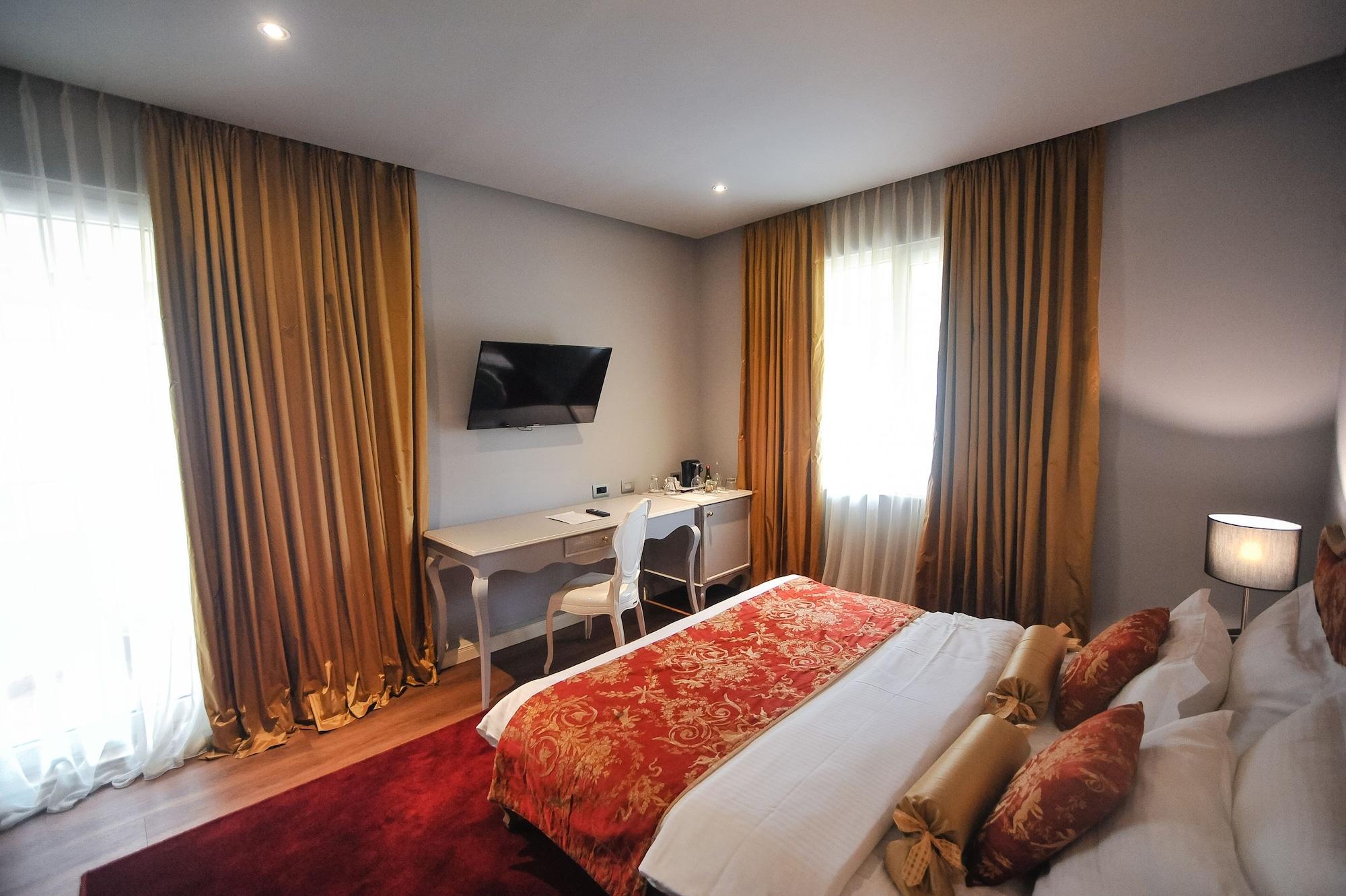 Classic Hotel Тирана Экстерьер фото