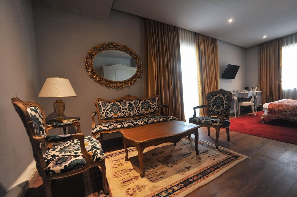 Classic Hotel Тирана Экстерьер фото