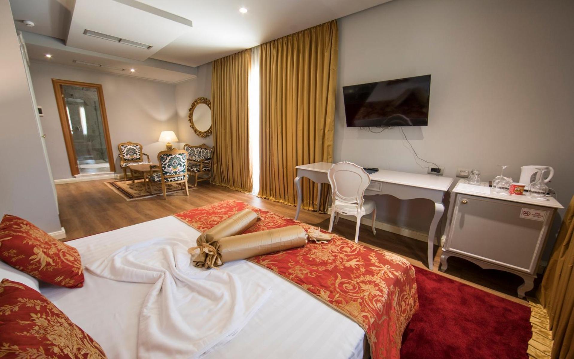 Classic Hotel Тирана Экстерьер фото
