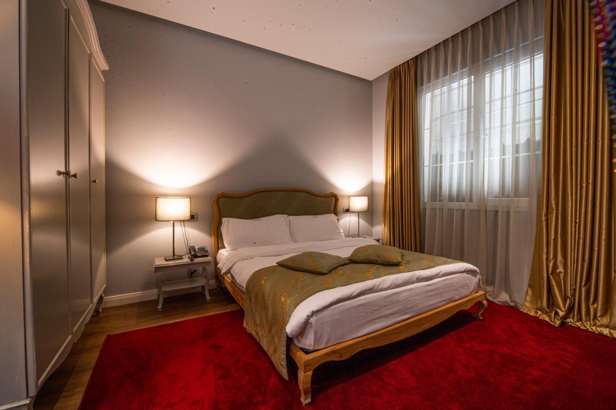 Classic Hotel Тирана Экстерьер фото
