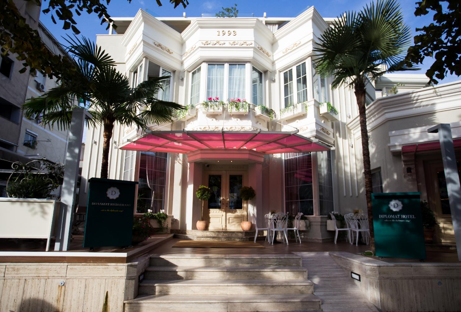 Classic Hotel Тирана Экстерьер фото
