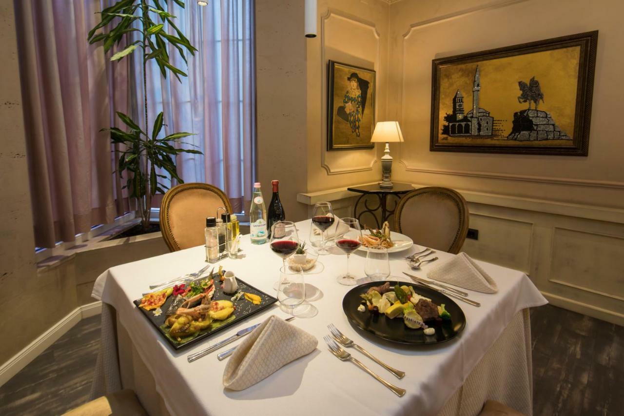Classic Hotel Тирана Экстерьер фото